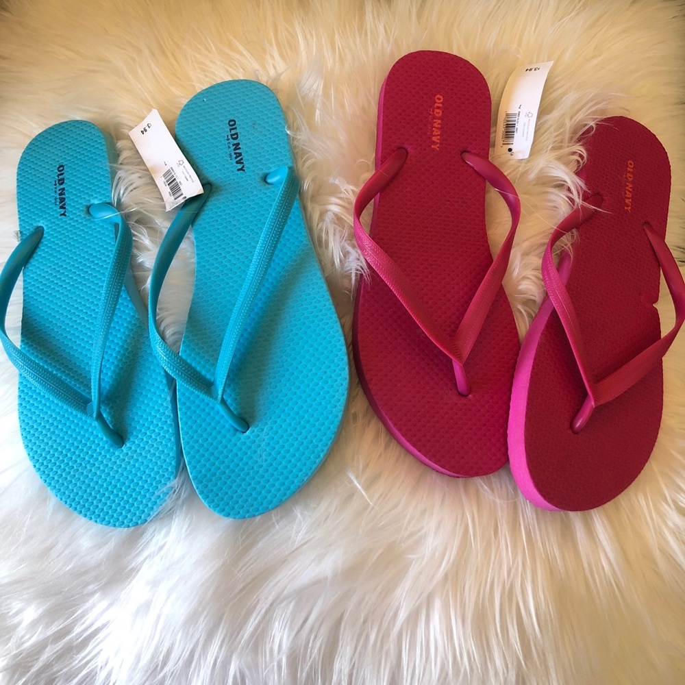 2 pair of Old Navy flip flops. Size 7